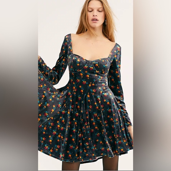 Free People Dresses & Skirts - Free People Floral Long Sleeve Dress‎ Size XS